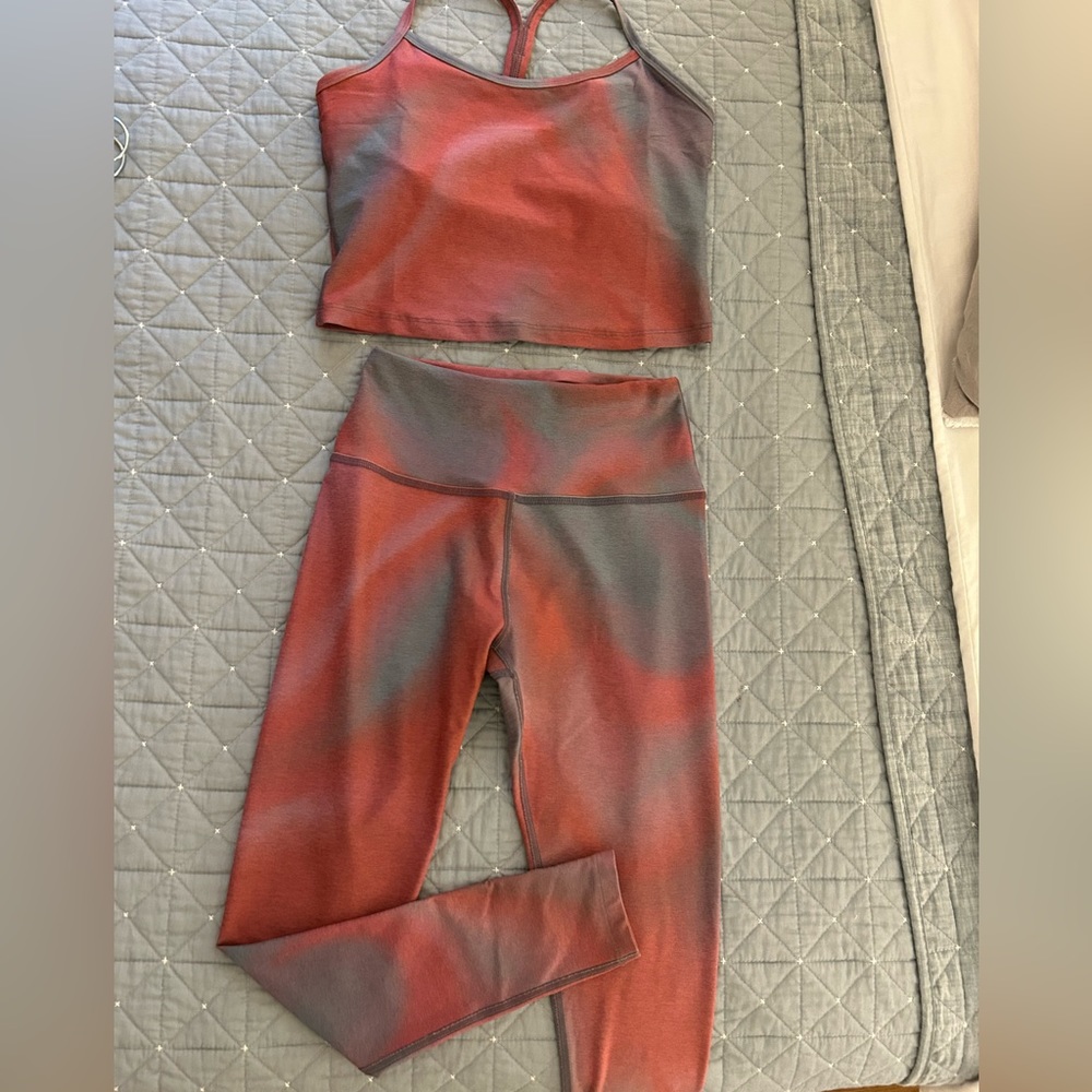 Tye dye Beyond Yoga set! Size M, super comfy